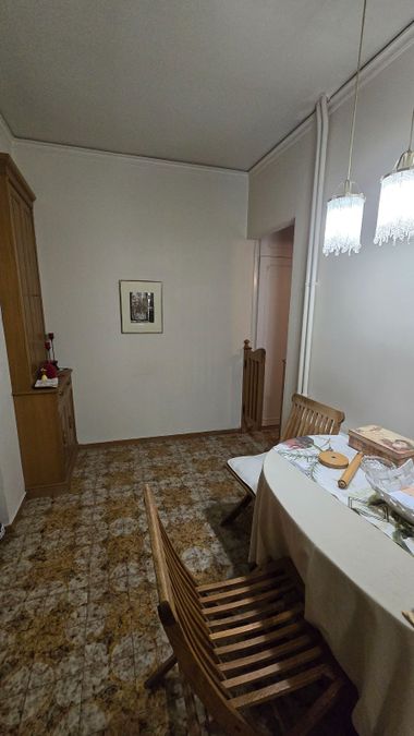Photo 372693290