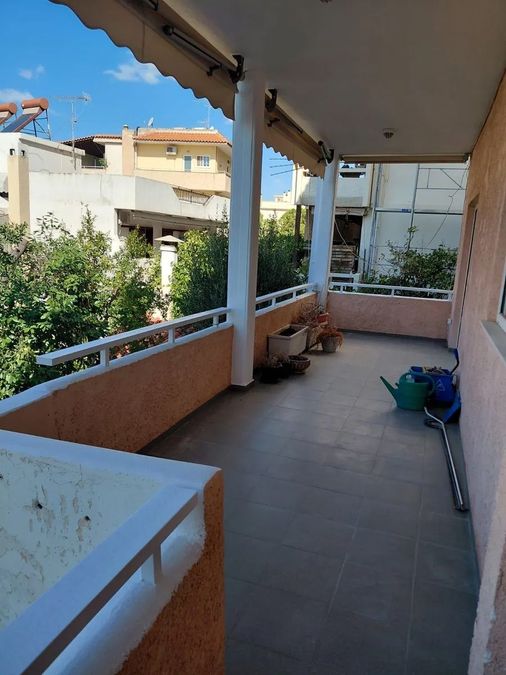 Photo 372705992