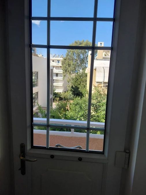 Photo 372706037