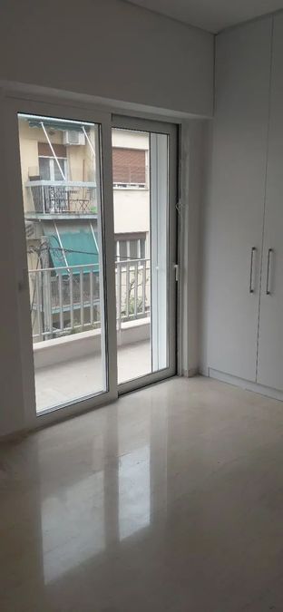 Photo 372733286