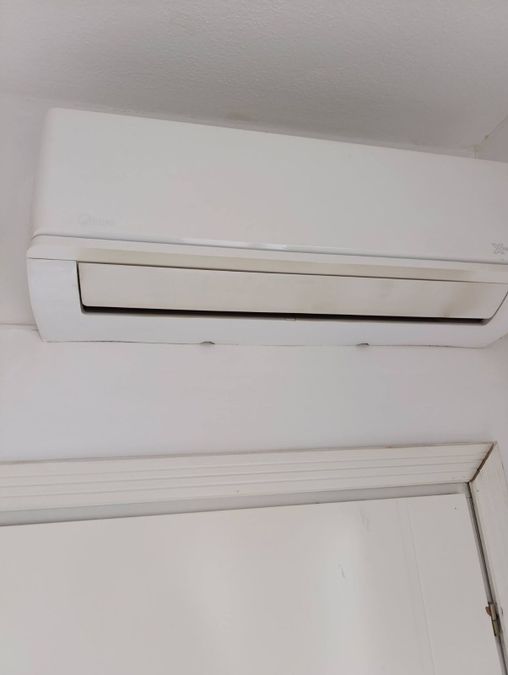 Photo 372795209