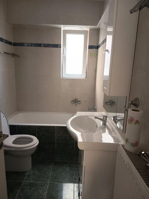 Photo 372993896