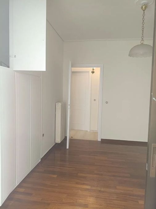 Photo 372997070