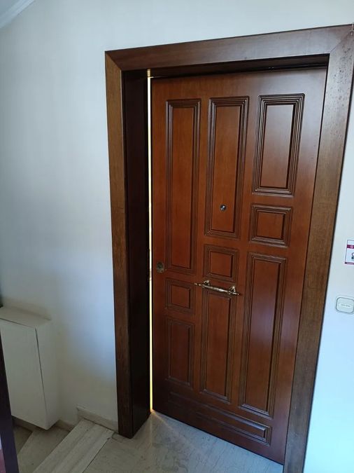 Photo 372997088