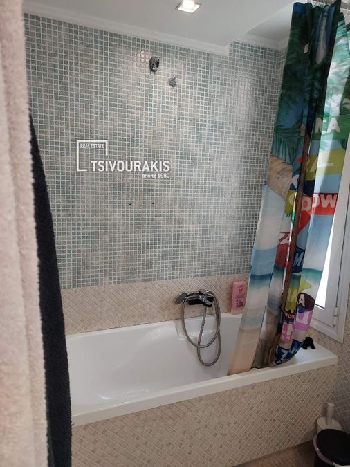 Photo 373341878