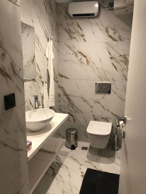 Photo 373820951