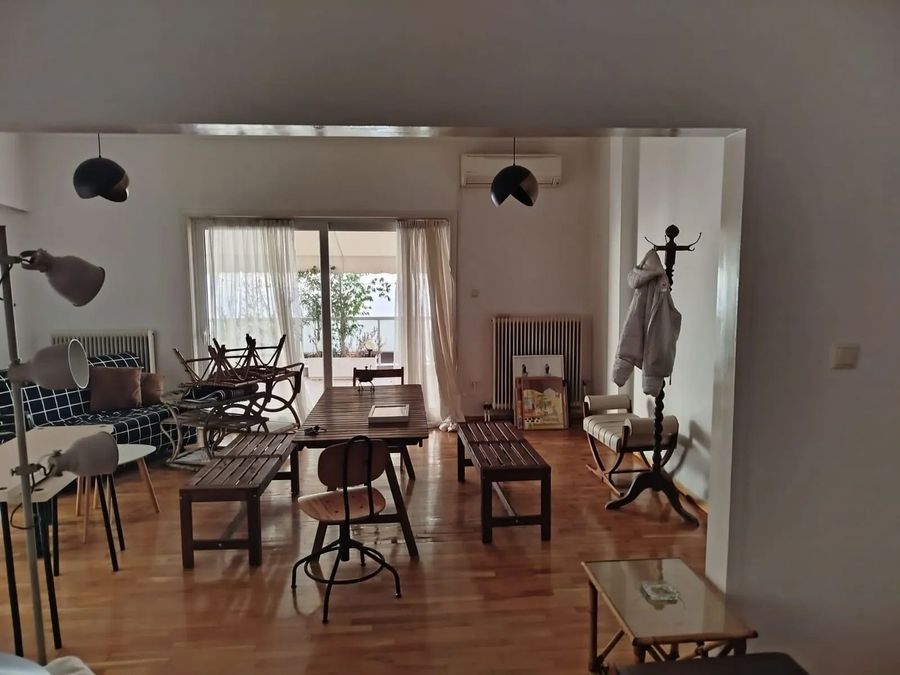 Photo 373973075