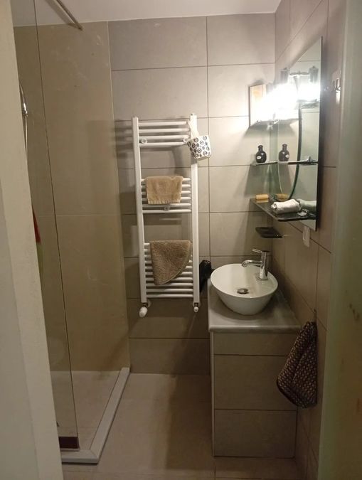 Photo 373991681