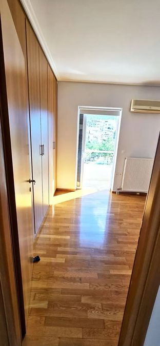 Photo 374182730