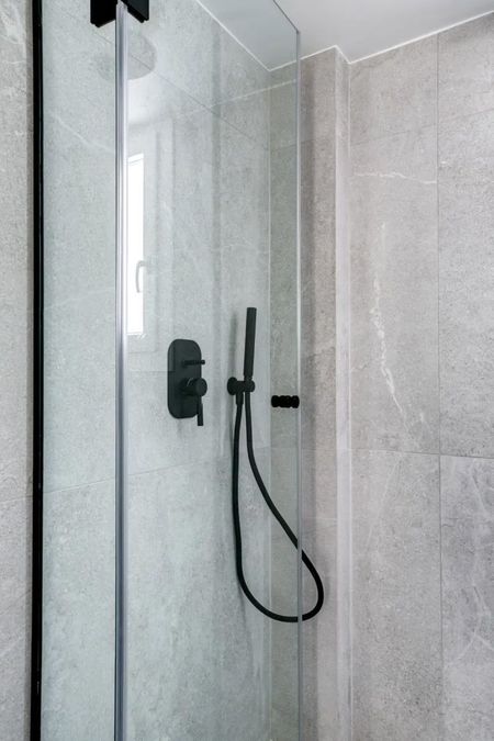 Photo 374367656
