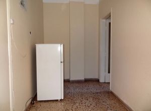 Studio Flat, Martiou