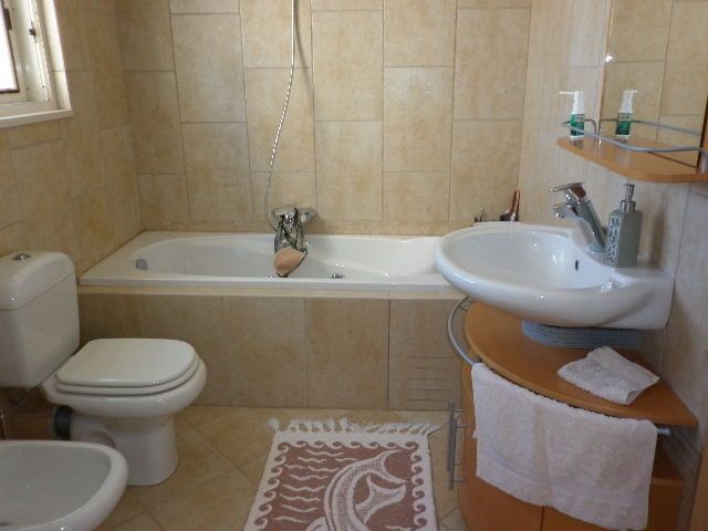 Photo 69635501