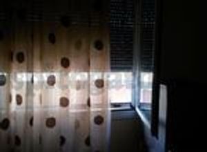 Apartment, Erithros