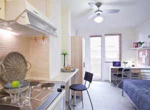 Studio/Γκαρσονιέρα, Κέντρο