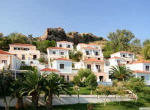 Άλλο επαγγελματικό ακίνητο προς πώληση Λέσβος - Πέτρα 2.320 τ.μ.