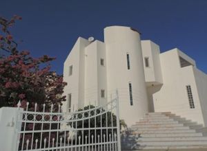 Μονοκατοικία για ενοικίαση Ρόδος Καλλιθέα 270 τ.μ. 3 Υπνοδωμάτια