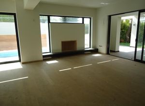 Maisonette, Glyfada - center