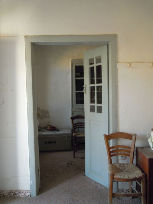 ΚΑΤΩ ΤΟ ΥΠΝΟΔΩΜΑΤΙΟ