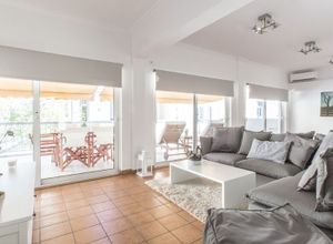 Διαμέρισμα για ενοικίαση Ιστορικό Κέντρο Πλάκα 131 τ.μ. 3 Υπνοδωμάτια